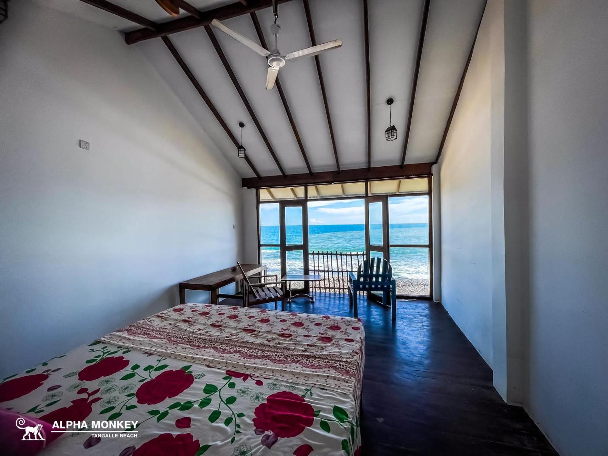 The Alpha Monkey Hotel & Tree House Тангалла Номер фото
